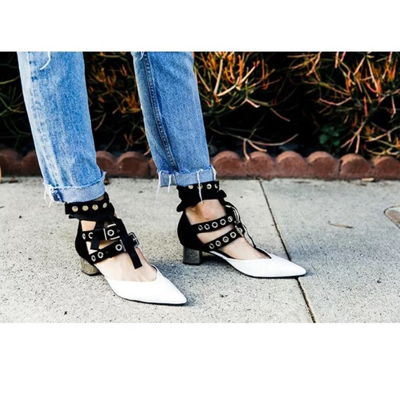 Robert Clergerie Shoes - ROBERT CLERGERIE WHITE POINTED TOE STRAPPED SHOES